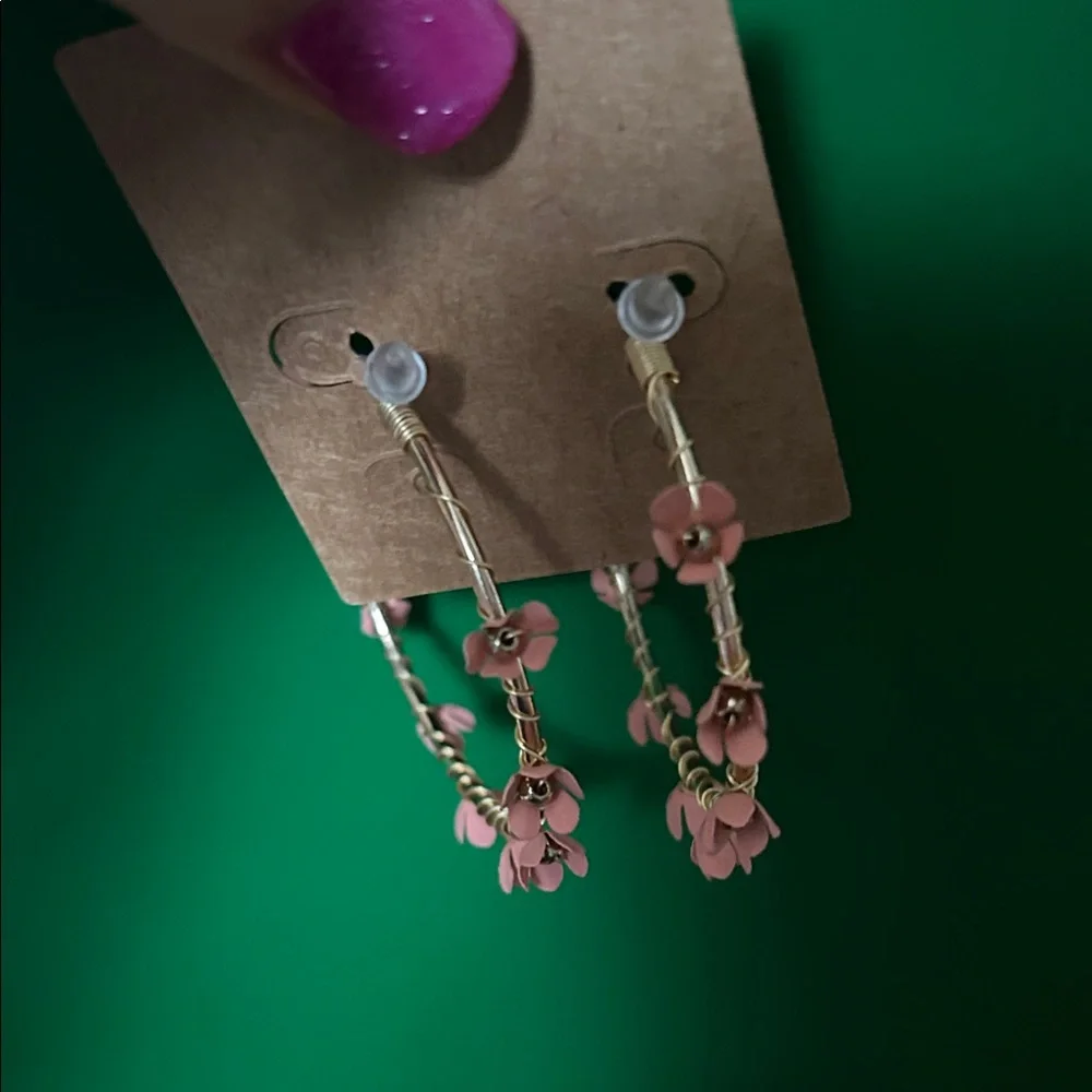 Plunder Gold and Pink Floral Hoop Earrings - Picture 3 of 3